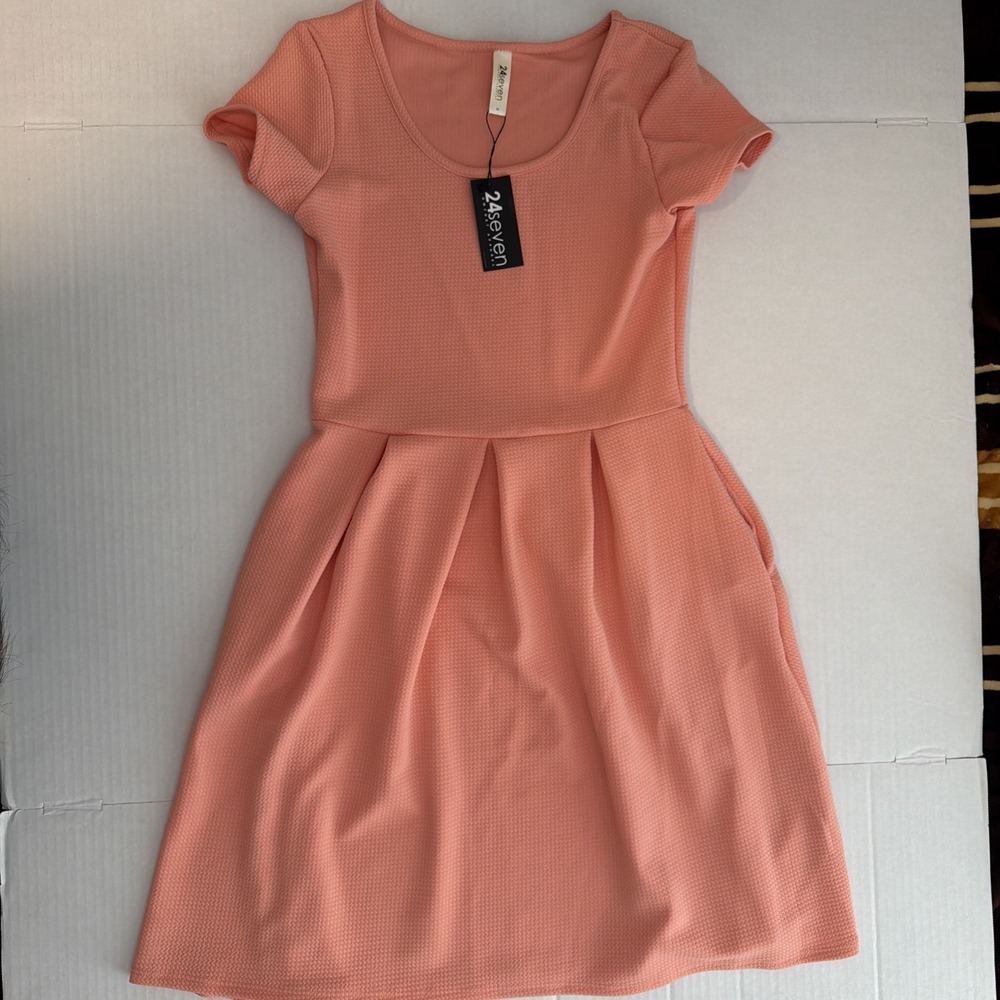 NWT 24seven comfort apparel dress with pockets Small